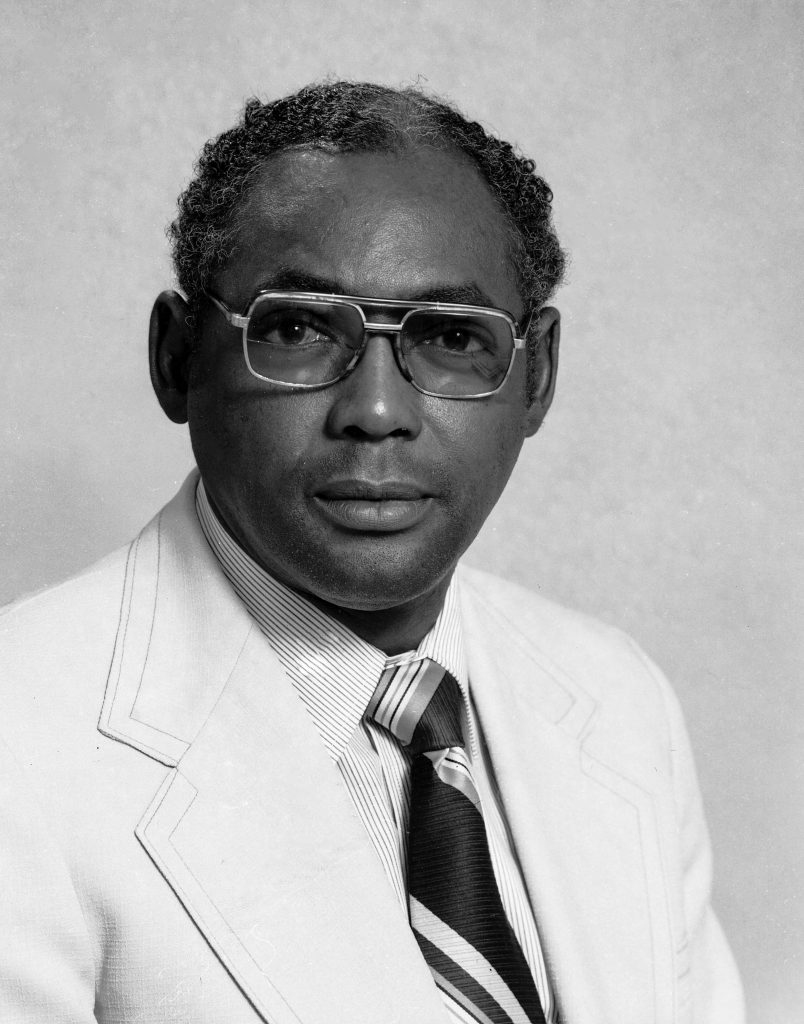 1986-1988  Hon. JAG Smith (JLP)  (1980-1989)  Minister of Labour and Public Service)  NOTE: Minister of Employment – 1985