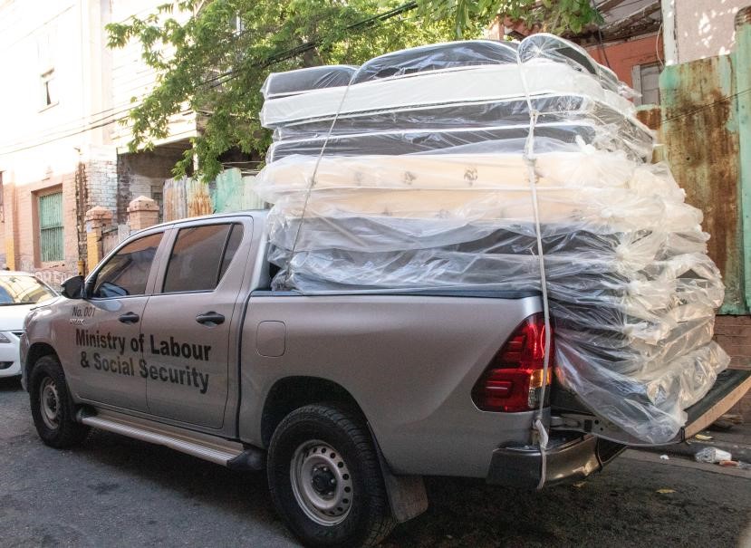 MLSS vehicles delivers mattresses